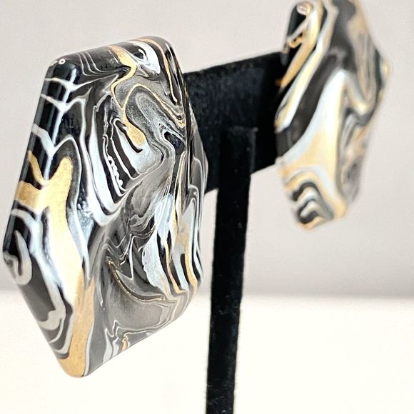 Pentagon Button Earrings Celluloid Acetate 3D Gold Black White Swirl Studs - Picture 3 of 7